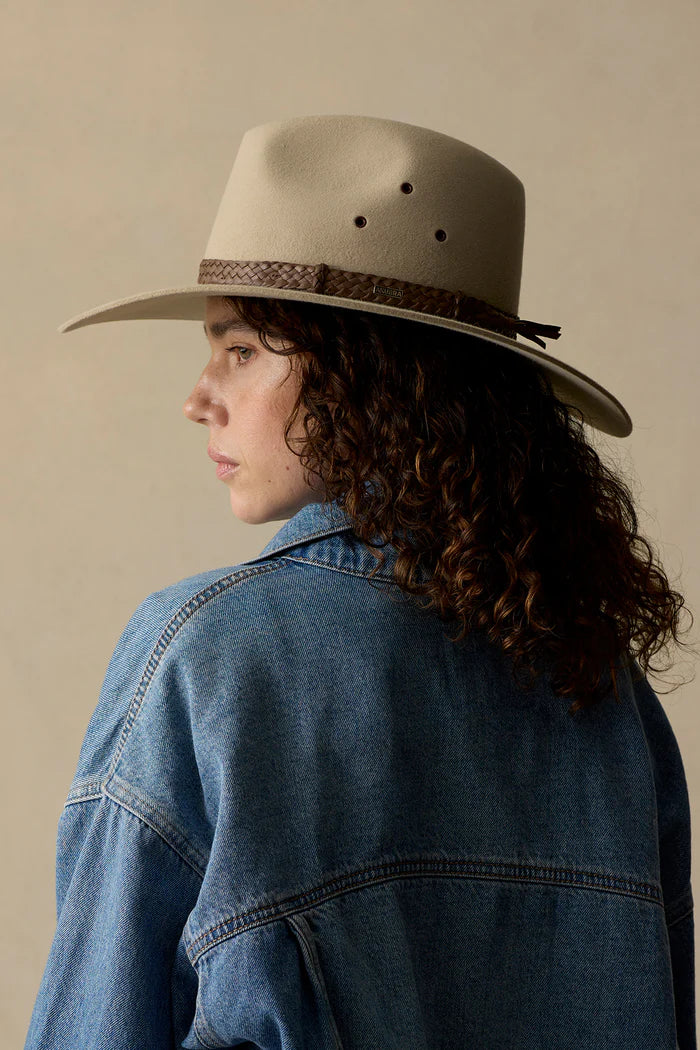 Akubra Riverina